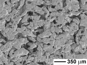 Dokładność filtracji 350 mikronów - materiał pod mikroskopem